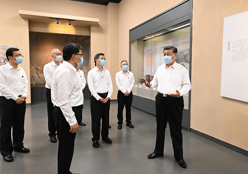 5月16日下昼，，，，，中共中央总书记、国家主席、中央军委主席习近平在前往陕西西安主持中国－中亚峰会途中，，，，，在山西运城博物馆考察。。。。。。